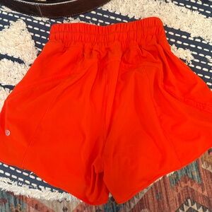 Lululemon Hotty hot high rise lined short size 4